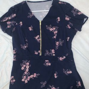 Jaanuu zip up tulip scrub top